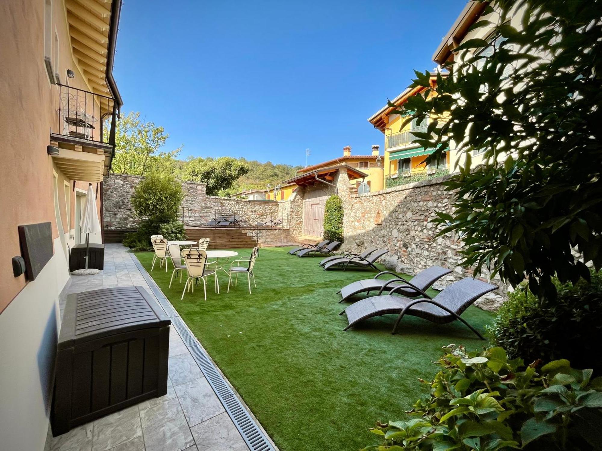 Villa Fontanelle Gardapartments Polpenazze del Garda Exterior photo